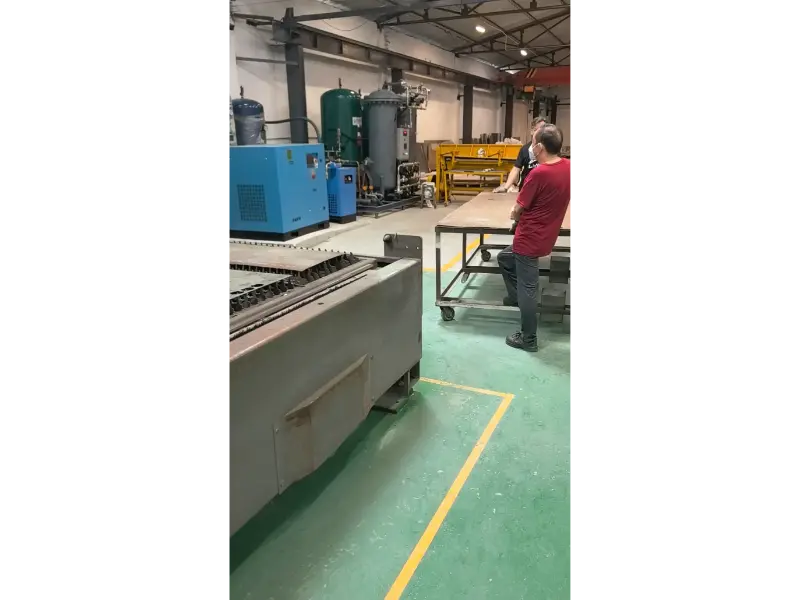 Hệ thống cung cấp khí đã hoàn tất vận hành! Máy nén khí & máy tạo nitơ trong nhà kết hợp với Đầu cắt Laser RayTools—Nâng cao chất lượng cắt tấm mạ kẽm